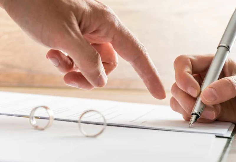 annulment concept signing paperwork to annul marriage